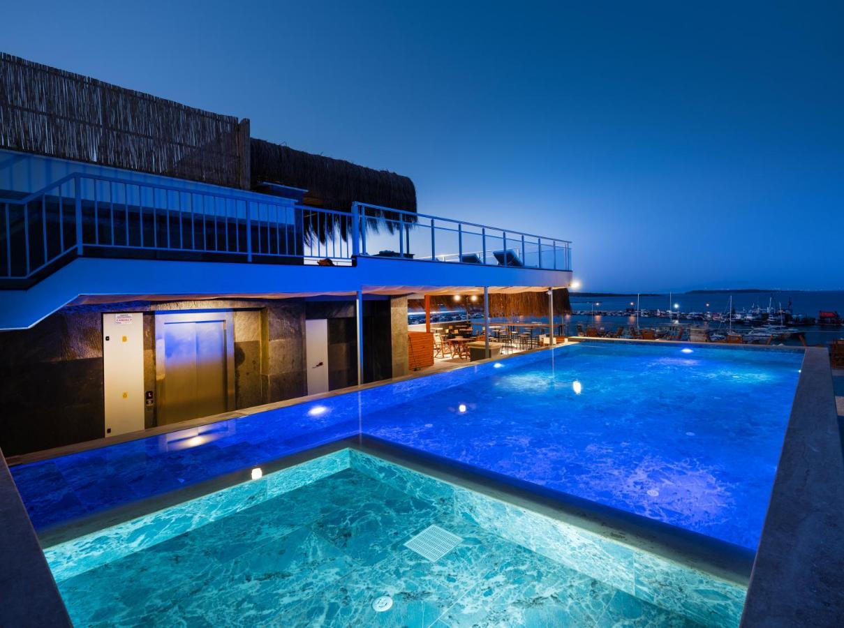 Ma-Si Urla Hotel ภายนอก รูปภาพ