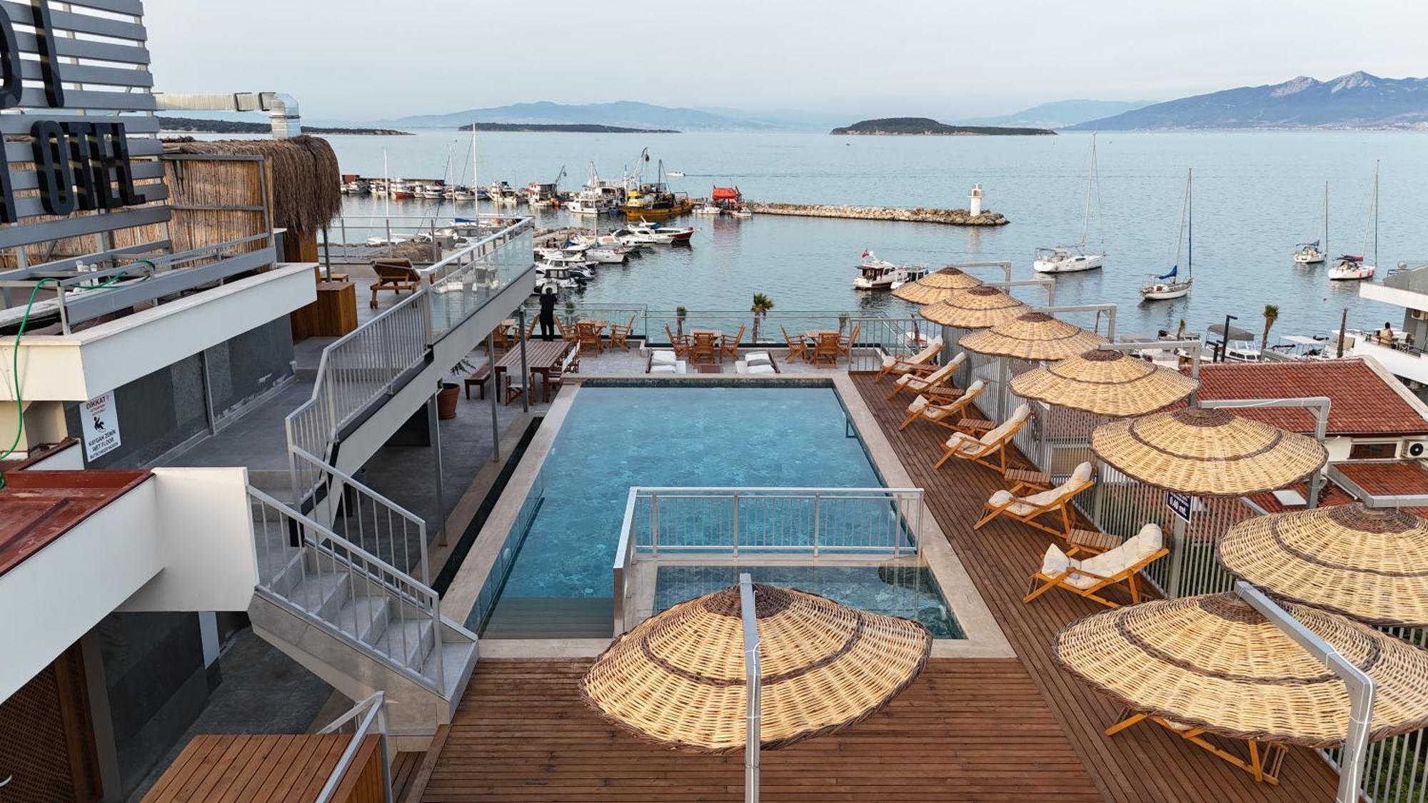 Ma-Si Urla Hotel ภายนอก รูปภาพ